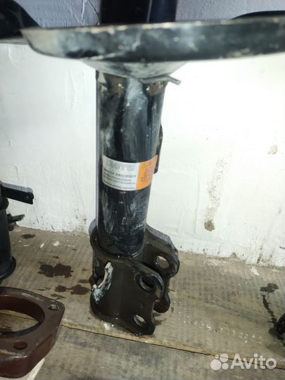 Передние задние стойки