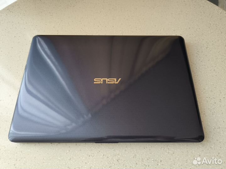 Ноутбук Asus E203M