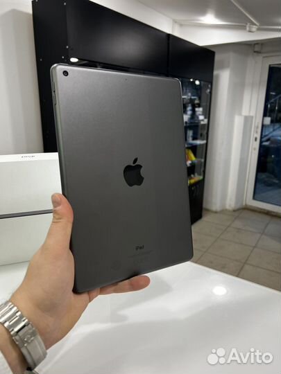 iPad 7 поколения 32Gb Wifi RU/A серый