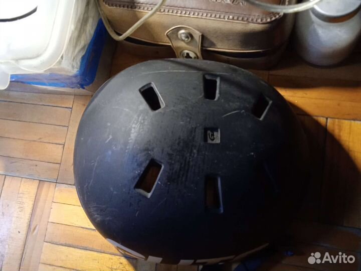 Шлем, наколенника, налокотники