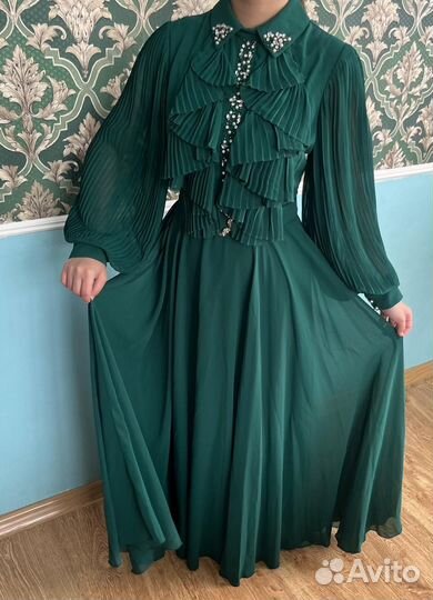 Вечернее платье в пол 42 44 зеленое