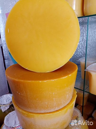 Воск пчелиный продам