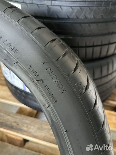 Michelin Pilot Sport 4 S 315/30 R22 и 285/35 R22 107Y