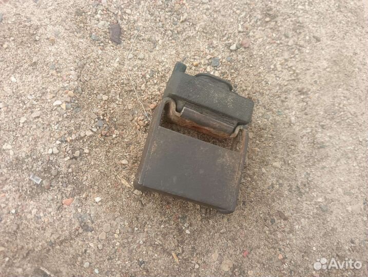 Замок троса сцепления Volkswagen golf 3