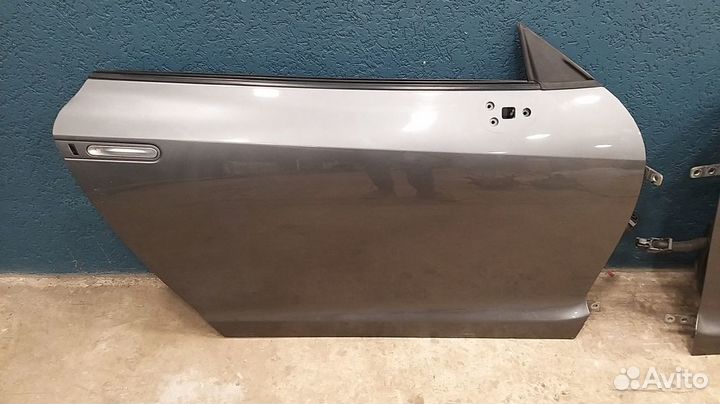 Дверь Nissan GTR R-35