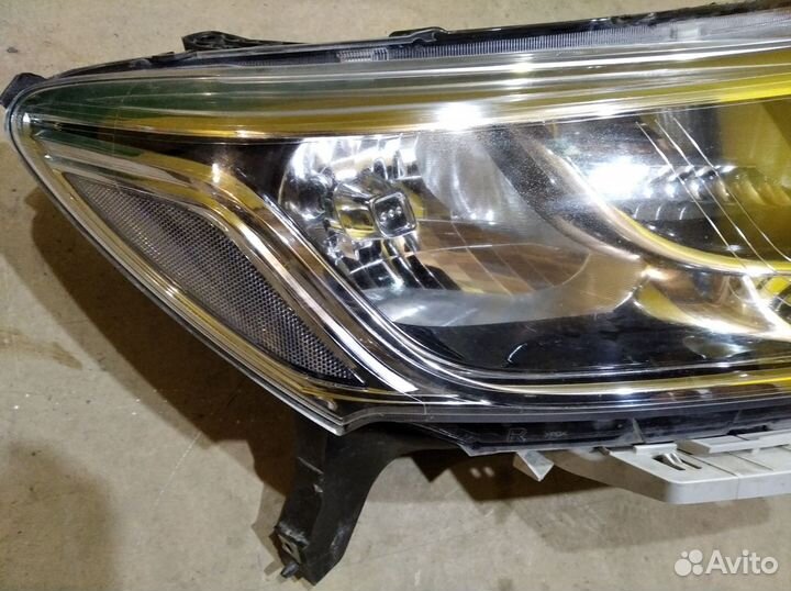 Фара правая Nissan Pathfinder R52