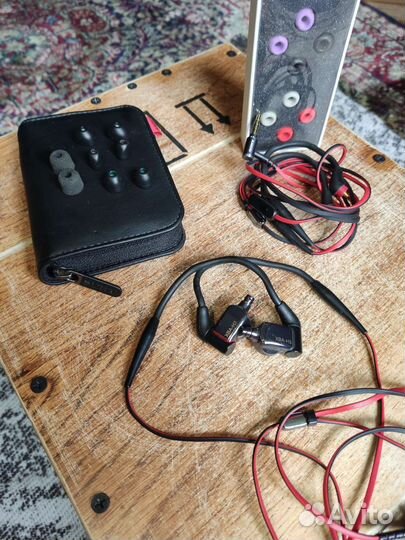 Трехдрайверные гибриды Sony xba h3