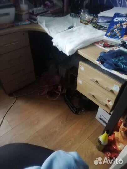 Угловой письменный стол