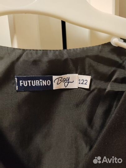 Костюм на мальчика 122 размер,брюки и жилет