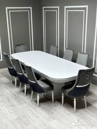 Столы и стулья