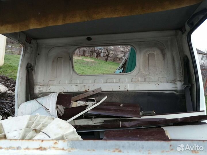 Кабина Nissan Atlas в разборе