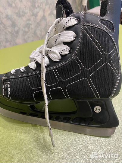 Коньки хоккейные