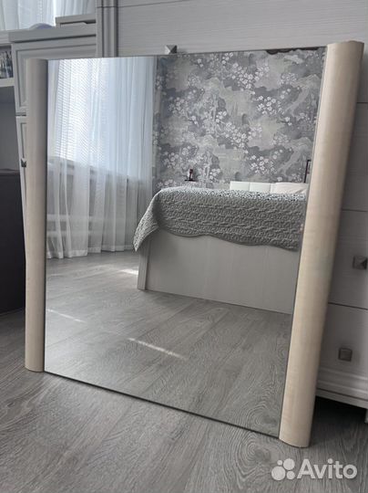 Зеркало настенное