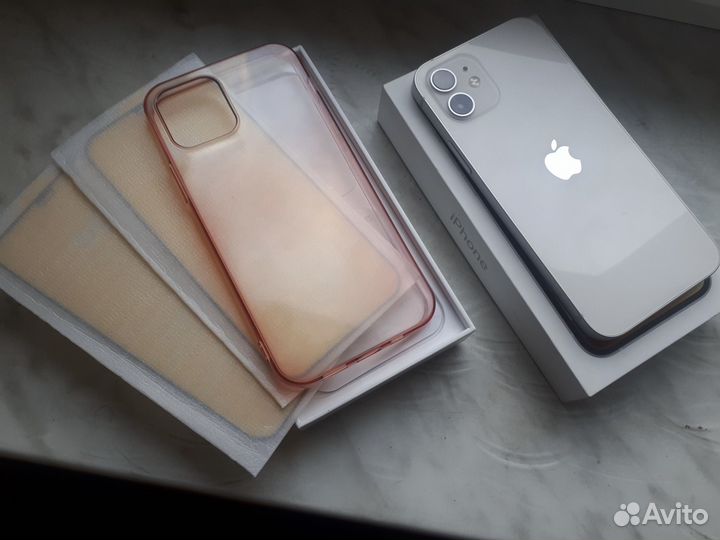 iPhone 12, 64 ГБ