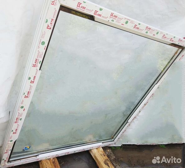 Стекло, размеры 104,6 см Х 103,7 см (Новое)