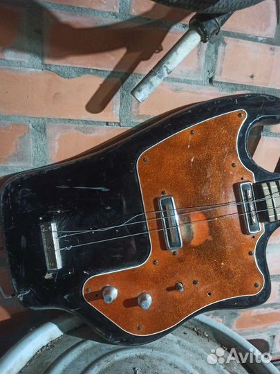 Бас гитара раритет