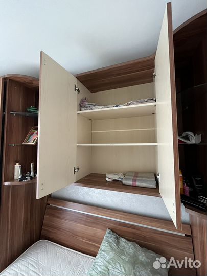 Спальный гарнитур