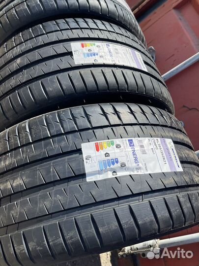 Michelin Pilot Sport 4 S 255/40 R21 и 285/35 R21