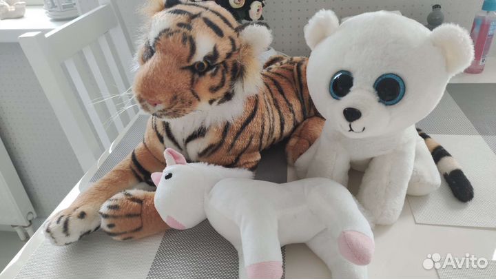 Тигр, белый мишка и единорог