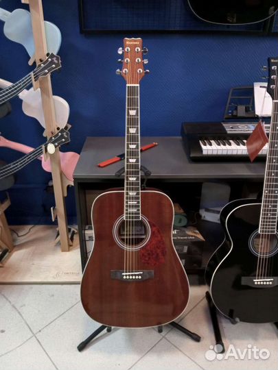 Акустическая гитара