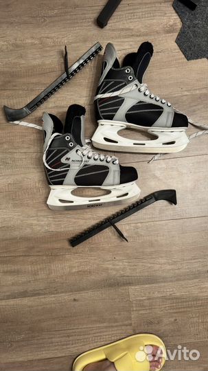Коньки хоккейные