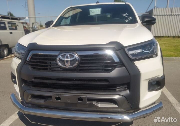 Защита переднего бампера Toyota Hilux Black Onyx