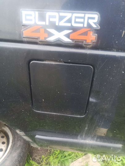 Лючок бензобака Chevrolet Blazer S10 4.3