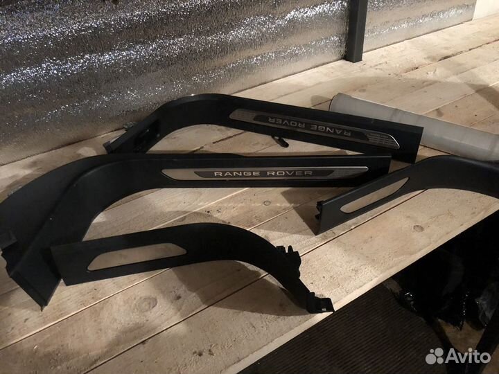 Накладки порогов с подсветкой Range Rover Evoque