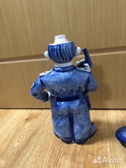 Фарфоровый штоф