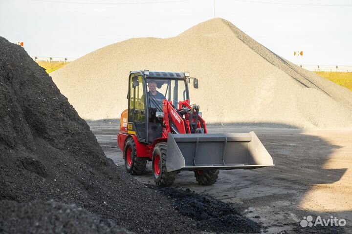 Мини-погрузчик Polar Badger WL50, 2023