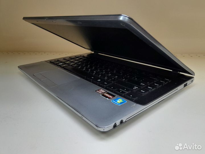 Ноутбук Samsung/AMD A10/4Gb/Radeon HD до 8Gb+SSD