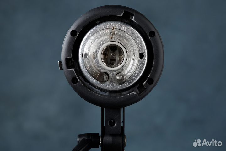 Студийная вспышка. Falcon Eyes TE-600 BW v2.0