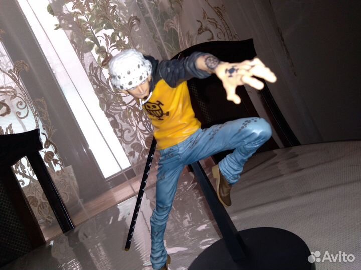 Фигурка аниме one piece trafalgar law