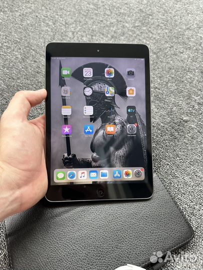 iPad mini 2 с youtube и играми