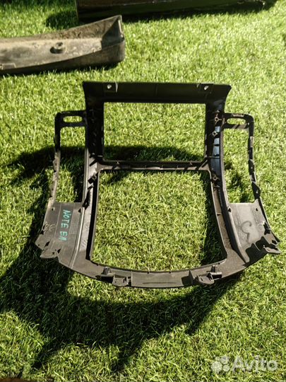 682609U000 Рамка магнитолы 2 Din Nissan Note E11