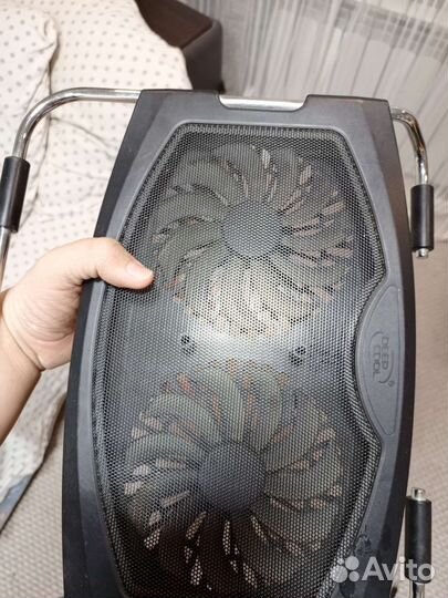 Подставка с охлаждением deep cool