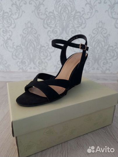 Сандали женские 38 размер новые