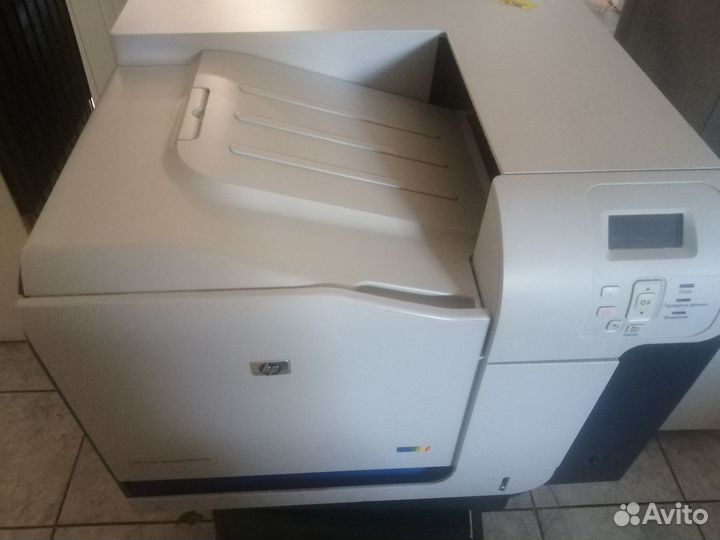 Принтер HP Color LaserJet CP3525N