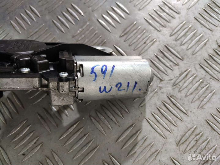 Моторчик заднего стеклоочистителя (дворника) Merce