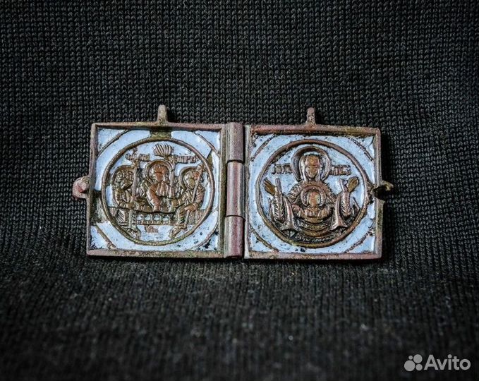 Складень двухстворчатый с эмалью Троица/Богоматерь