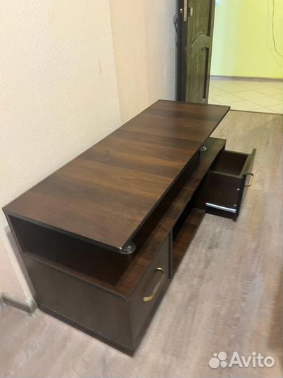 Телевизионная стойка