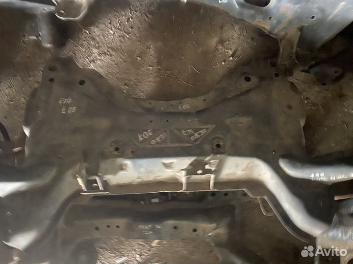 Подрамник передний Peugeot 307
