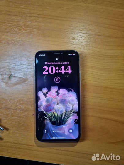 iPhone X, 64 ГБ