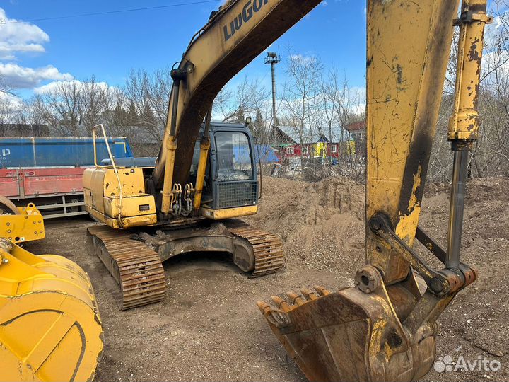 Гусеничный экскаватор LiuGong CLG920D, 2011