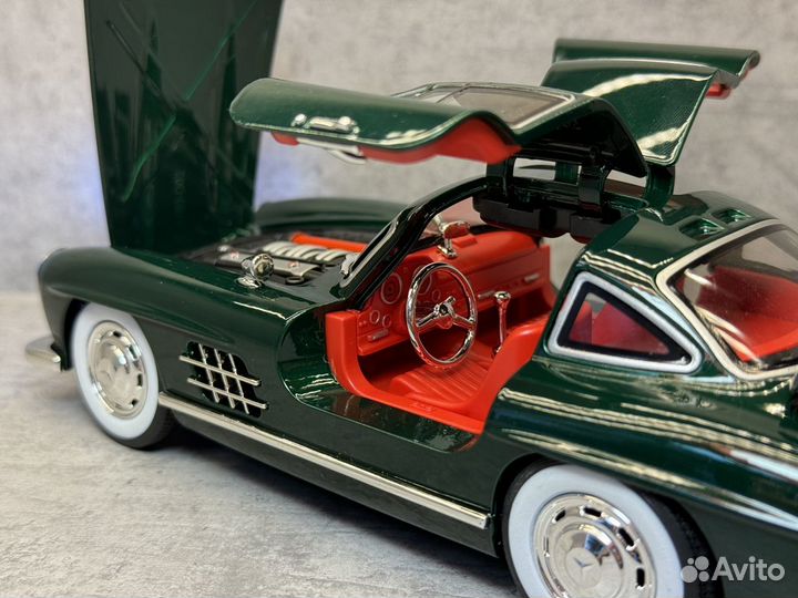 Модель автомобиля Mercedes Benz 300SL 1:24