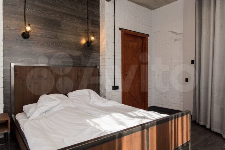 Дом 1100 м² на участке 40 сот.