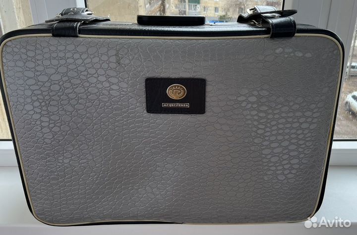 Продается отличный кожаный чемодан СССР