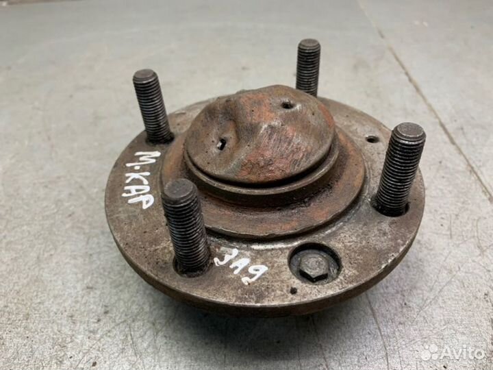 Ступица задняя Mitsubishi Carisma седан 1.6 4G92