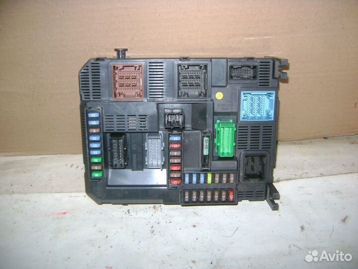 Блок предохранителей Peugeot 2008