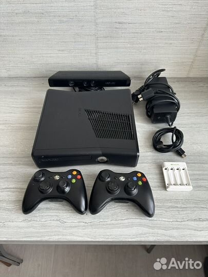 Xbox 360, прошитый, 2 беспр.джойстика, Kinect
